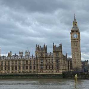 Family-Things-To-Do-in-London-Big-Ben-and-Houses-of-Parliament