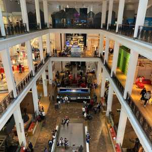 Family-Things-To-Do-in-London-Science-Museum-Entrance